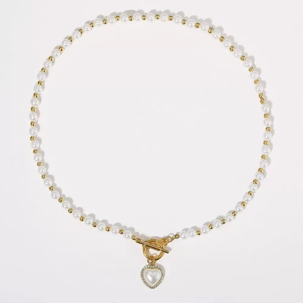 Classic Pearl Necklace with Timeless Appeal