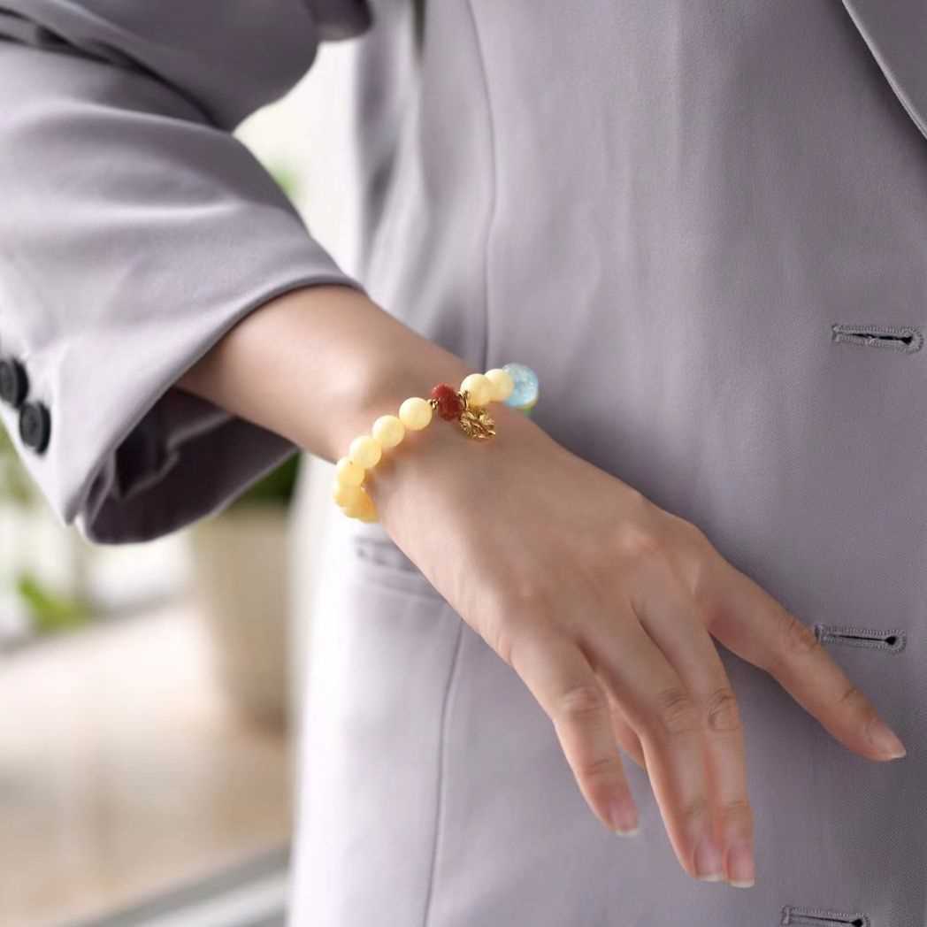 Beautiful Gold Bracelet with Unique Style