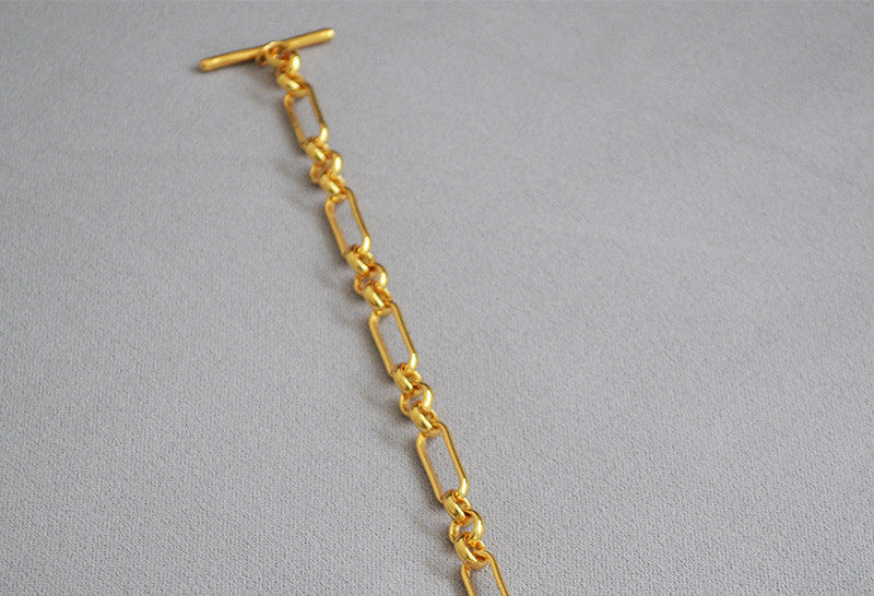 Beautiful Gold Bracelet with Unique Style