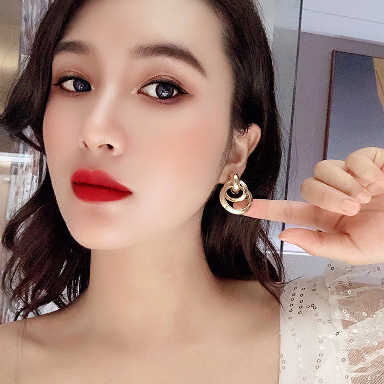 Charming Earring for Any Occasion