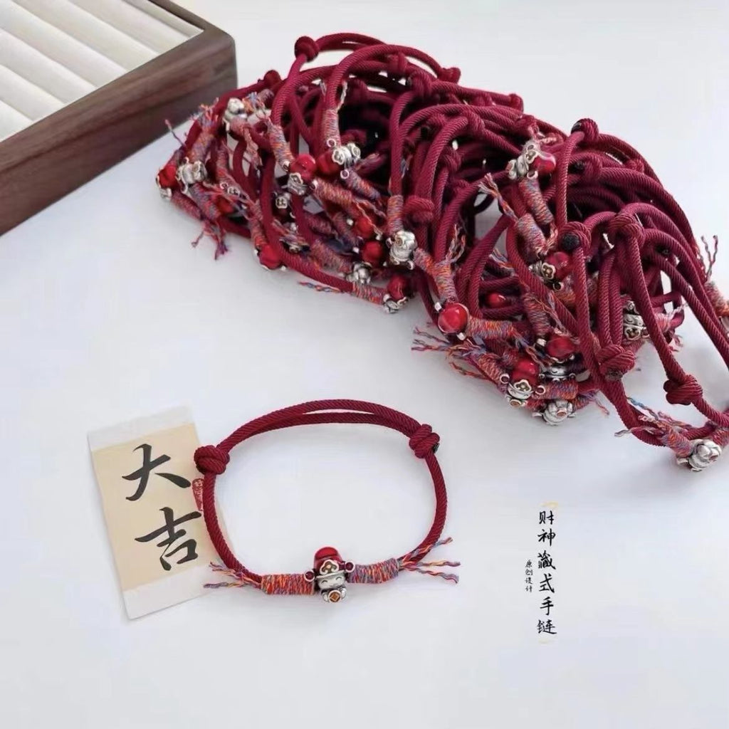 Beautiful Silver Bracelet with Unique Style