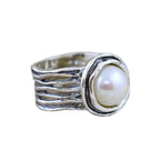 A Romantic Ring for Special Moments