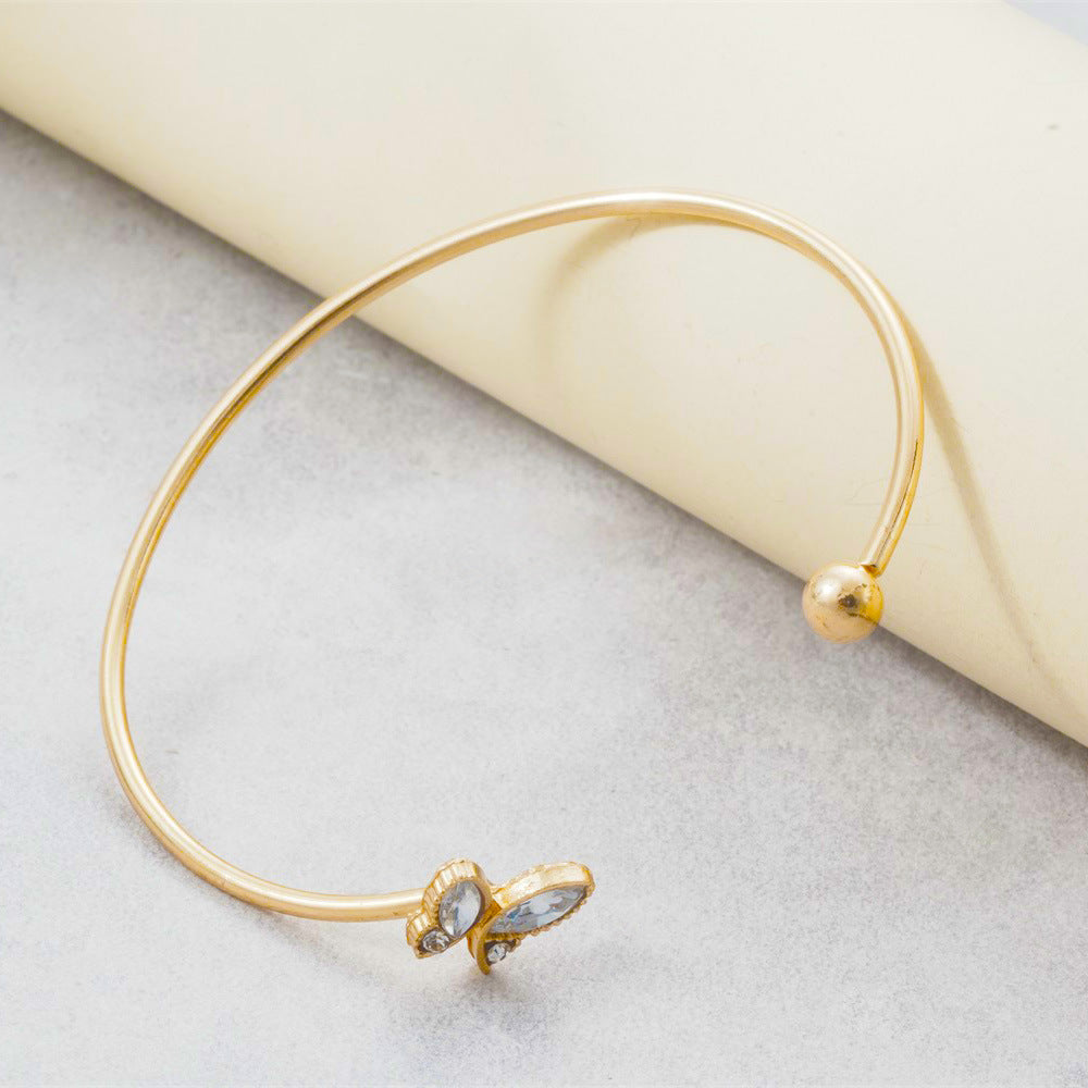 Beautiful Gold Bracelet with Unique Style