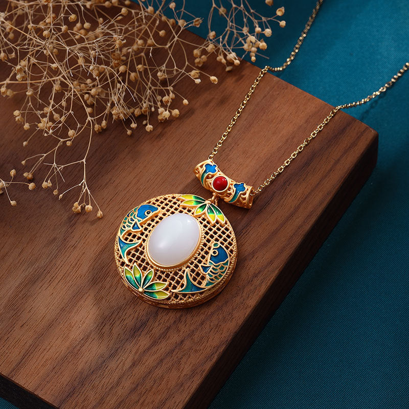 Beautiful Gold Necklace with Unique Style