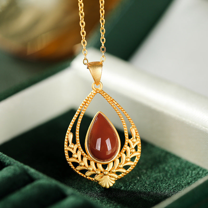 Beautiful Gold Necklace with Unique Style