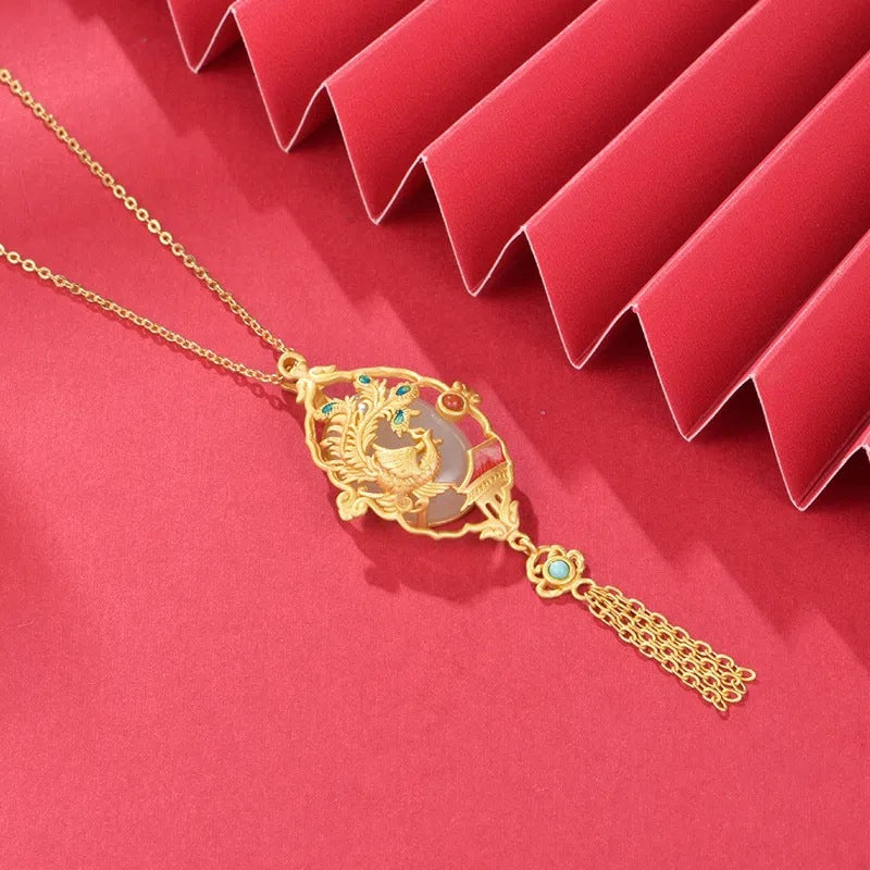 Beautiful Gold Necklace with Unique Style