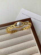 Beautiful Pearl Bracelet with Unique Style