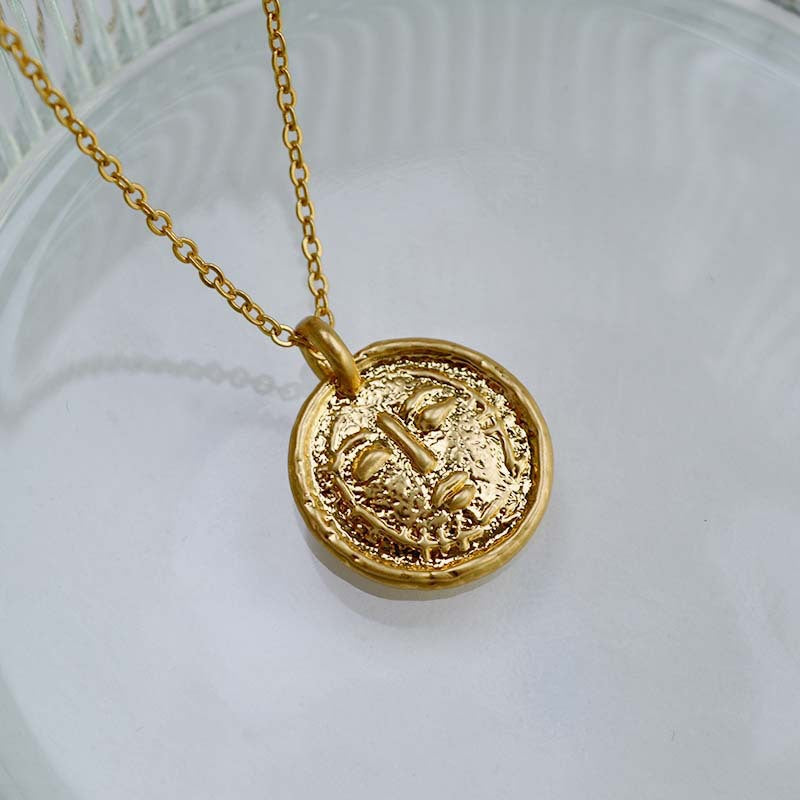 Beautiful Gold Necklace with Unique Style