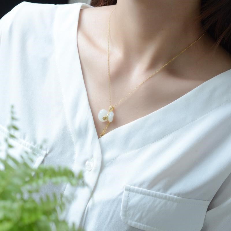 Beautiful Gold Necklace with Unique Style