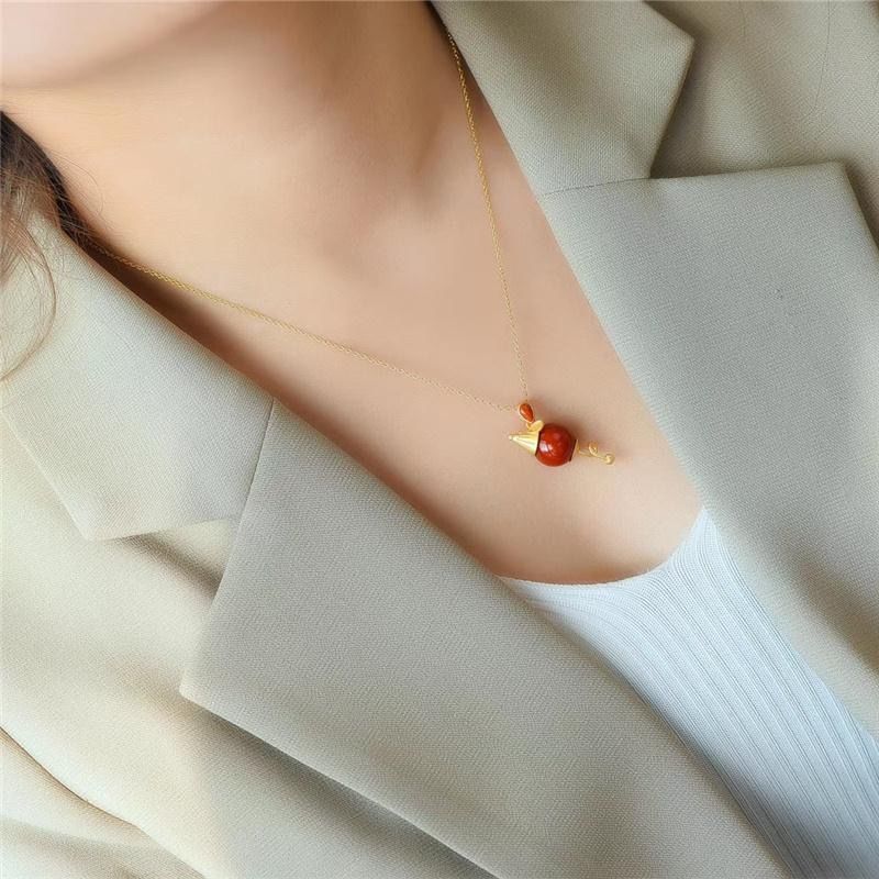 Beautiful Gold Necklace with Unique Style