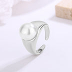 Classic Pearl Ring with Timeless Appeal