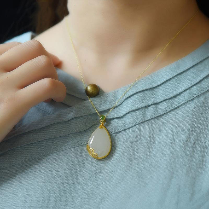 Beautiful Gold Necklace with Unique Style