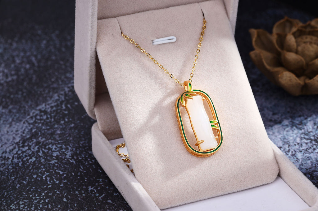 Beautiful Gold Necklace with Unique Style