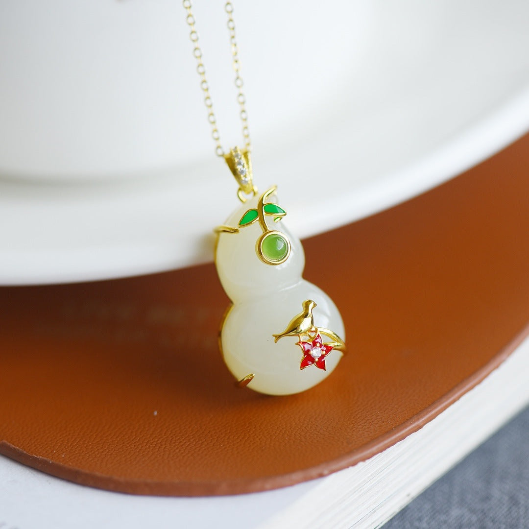 Beautiful Gold Necklace with Unique Style