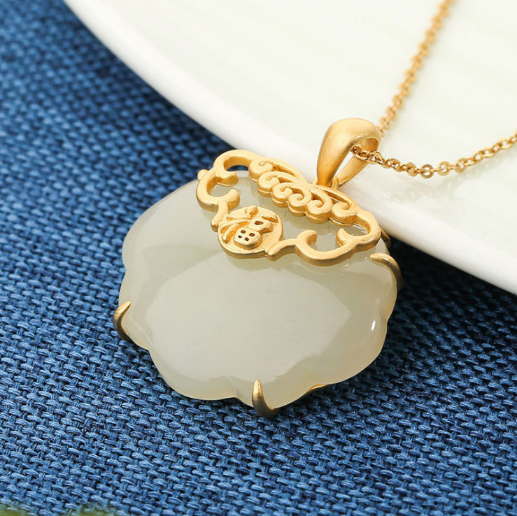Beautiful Gold Necklace with Unique Style