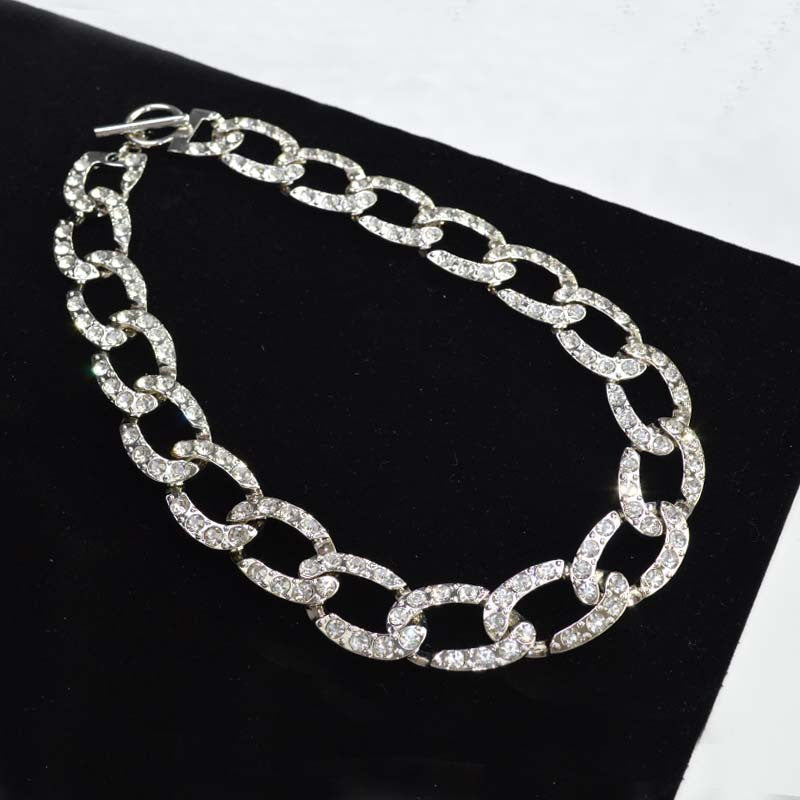 Beautiful Gold Necklace with Unique Style