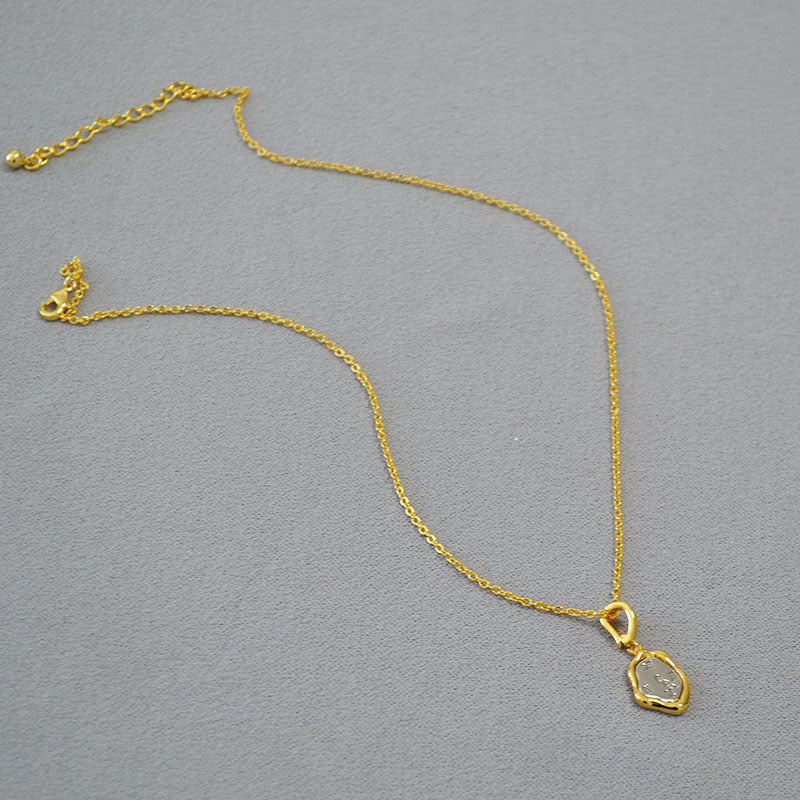 Beautiful Gold Necklace with Unique Style