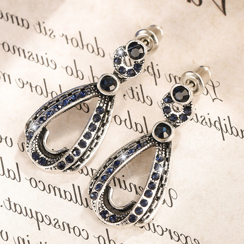A Charming Earring for Any Occasion
