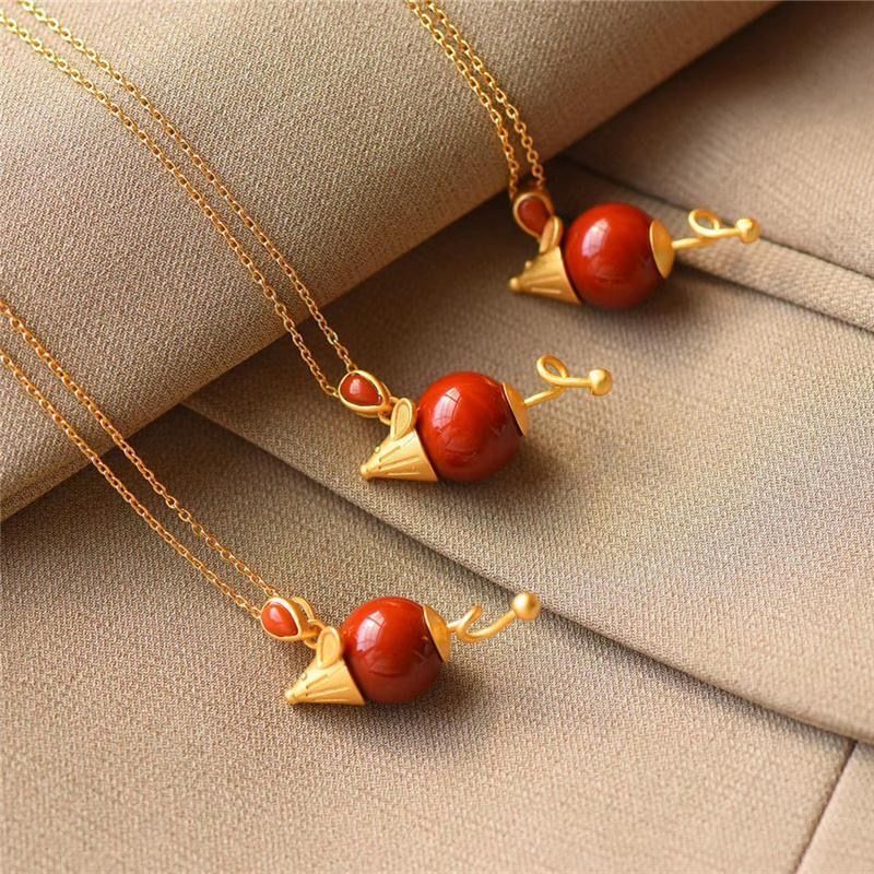 Beautiful Gold Necklace with Unique Style