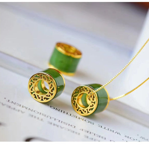 Beautiful Gold Necklace with Unique Style