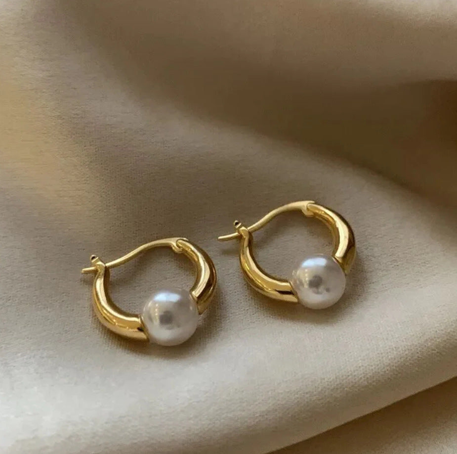 Classic Earring with Timeless Appeal