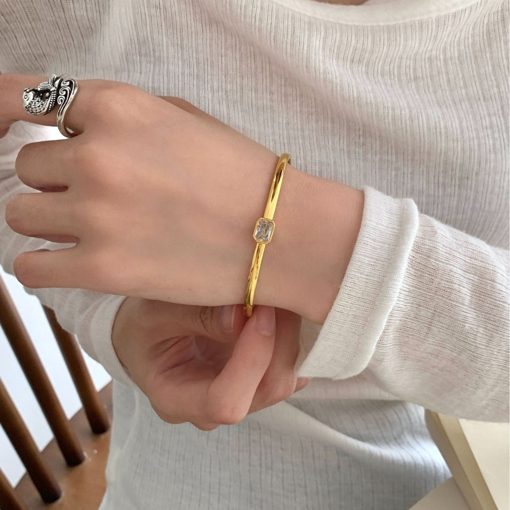 Beautiful Bracelet with Unique Style