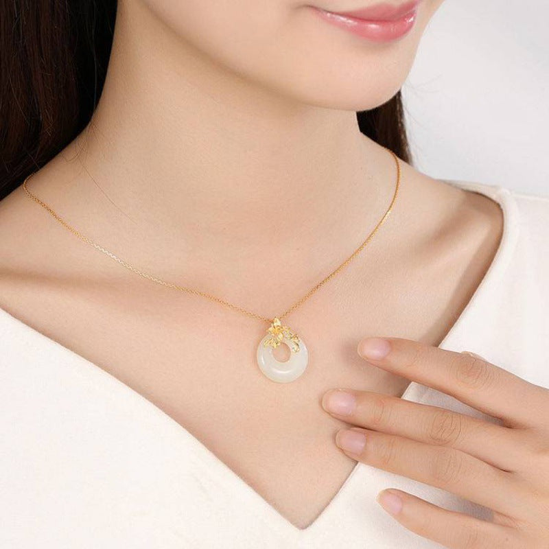 Beautiful Gold Necklace with Unique Style