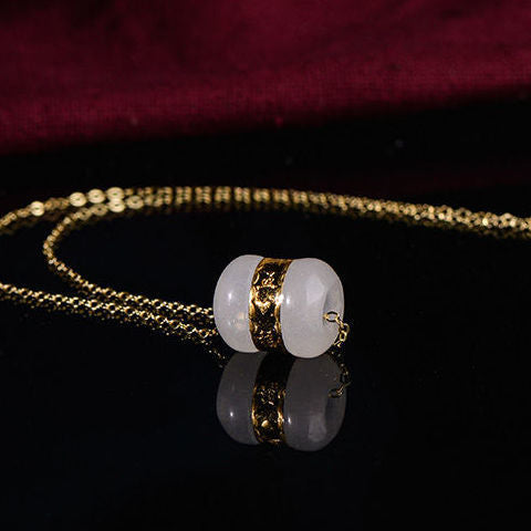 Beautiful Gold Necklace with Unique Style