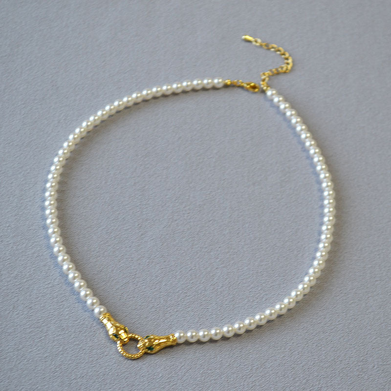 Beautiful Gold Necklace with Unique Style