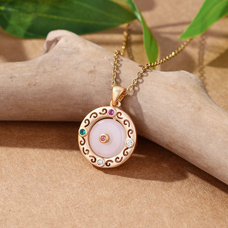 Beautiful Gold Necklace with Unique Style