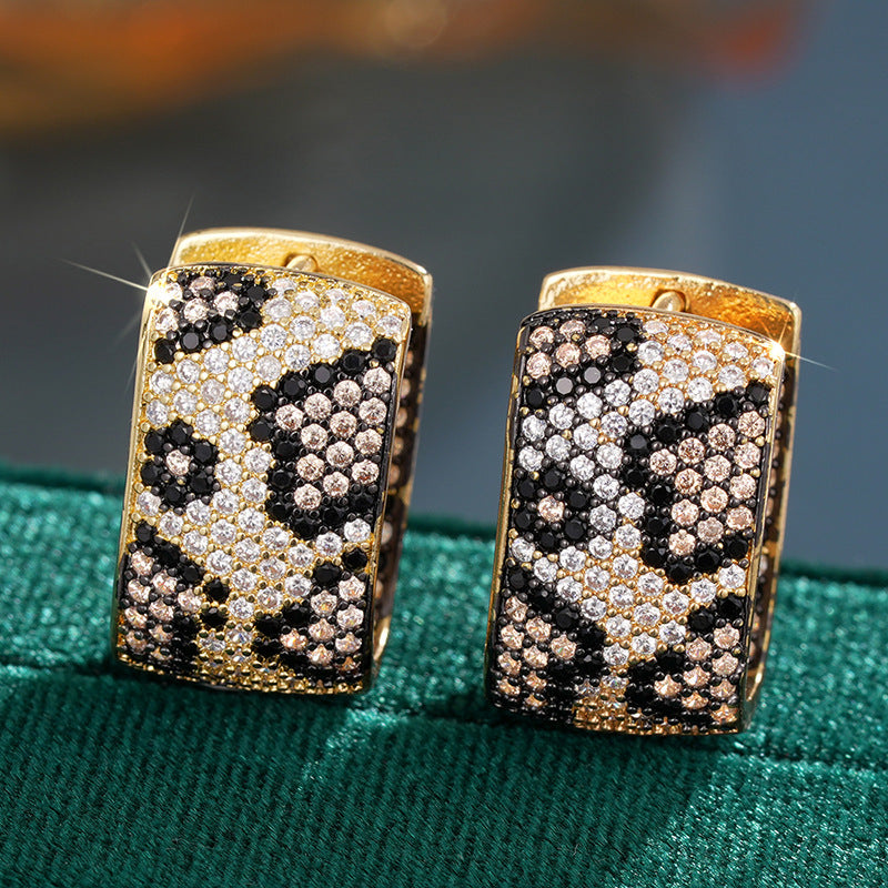 A Stunning Earring for Daily Wear