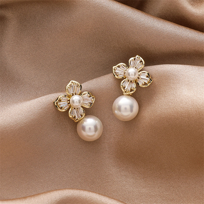 Charming Pearl Earring for Any Occasion