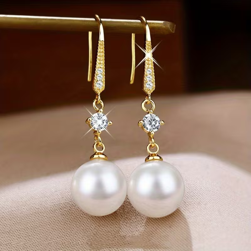 Classic Pearl Earring with Timeless Appeal