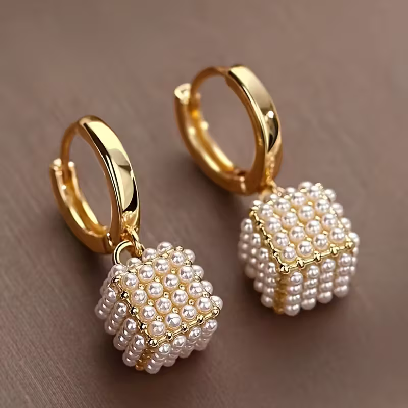 Romantic Pearl Earring for Special Moments