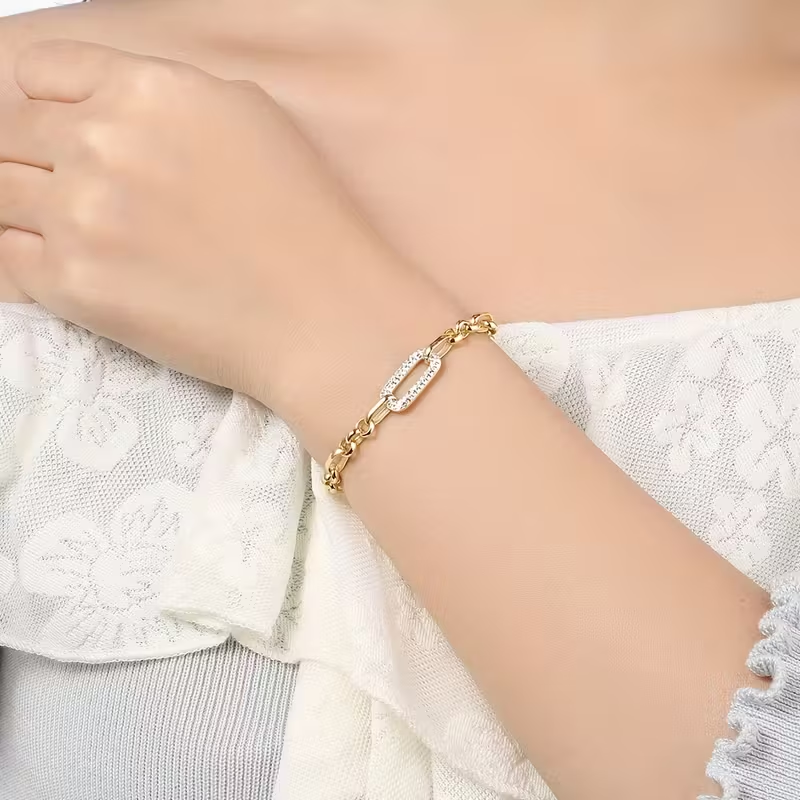 Beautiful Gold Bracelet with Unique Style