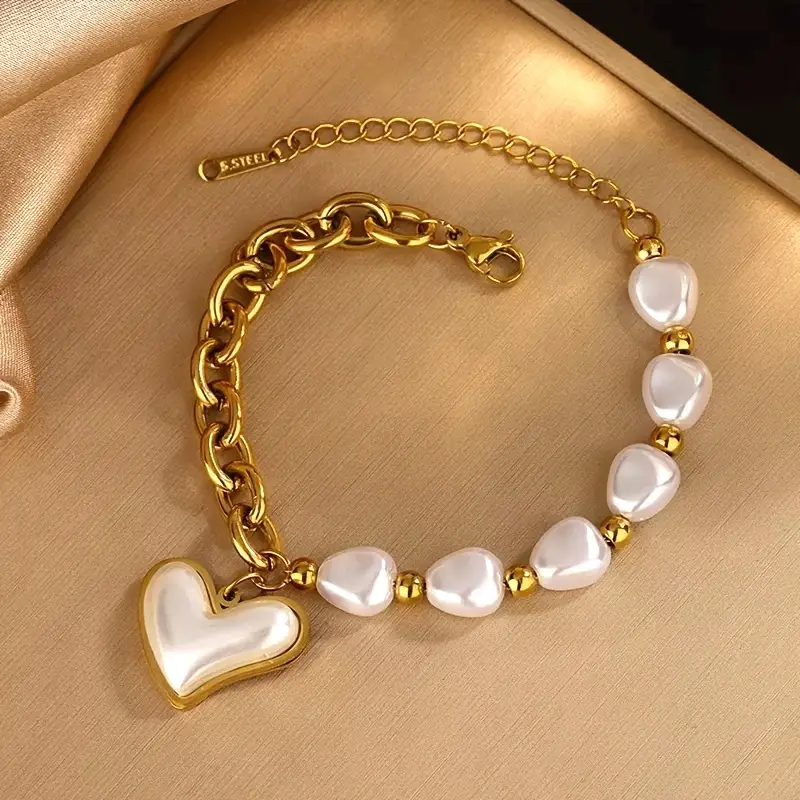 Beautiful Gold Bracelet with Unique Style