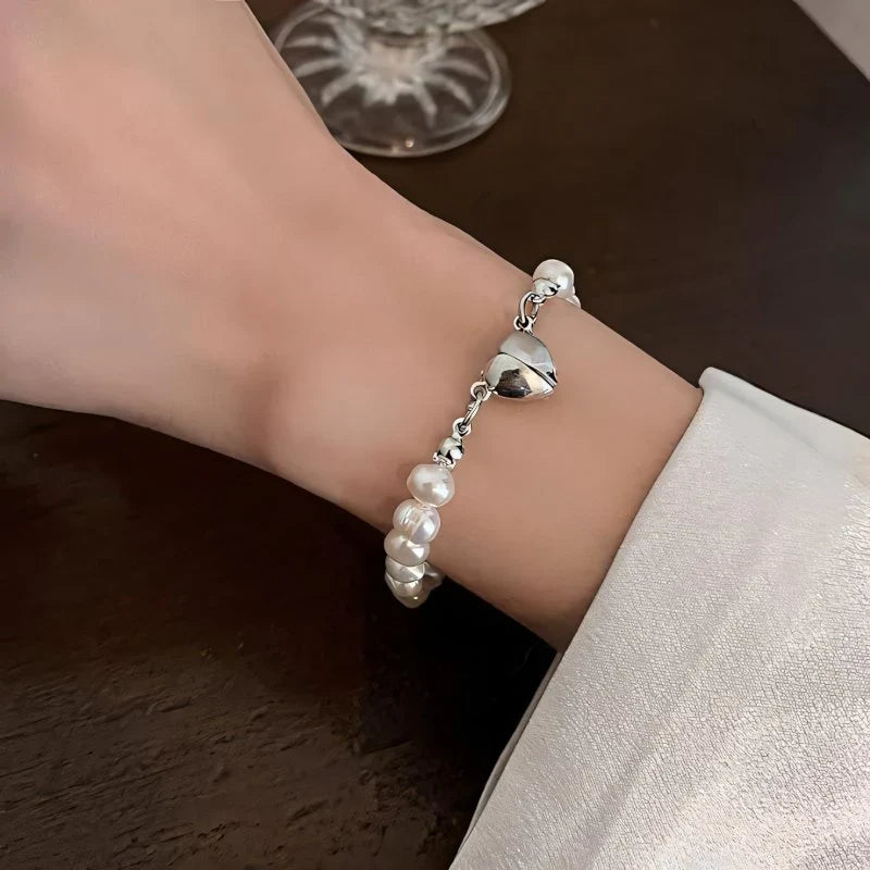 Classic Pearl Necklace with Timeless Appeal