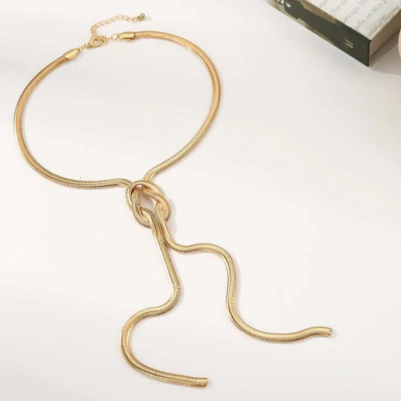 Vintage Gold Chain Twisted Knot Pendant Necklace